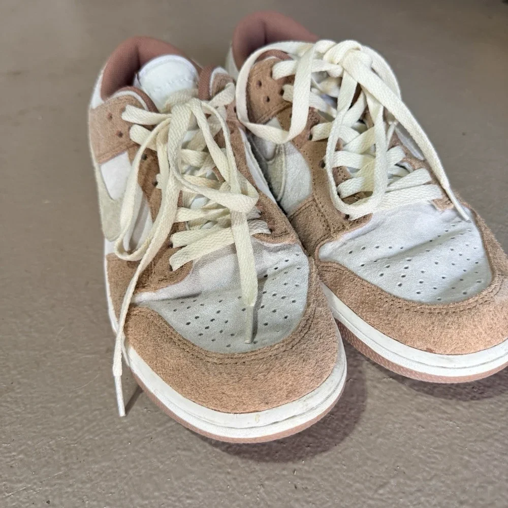 Nike product pair
